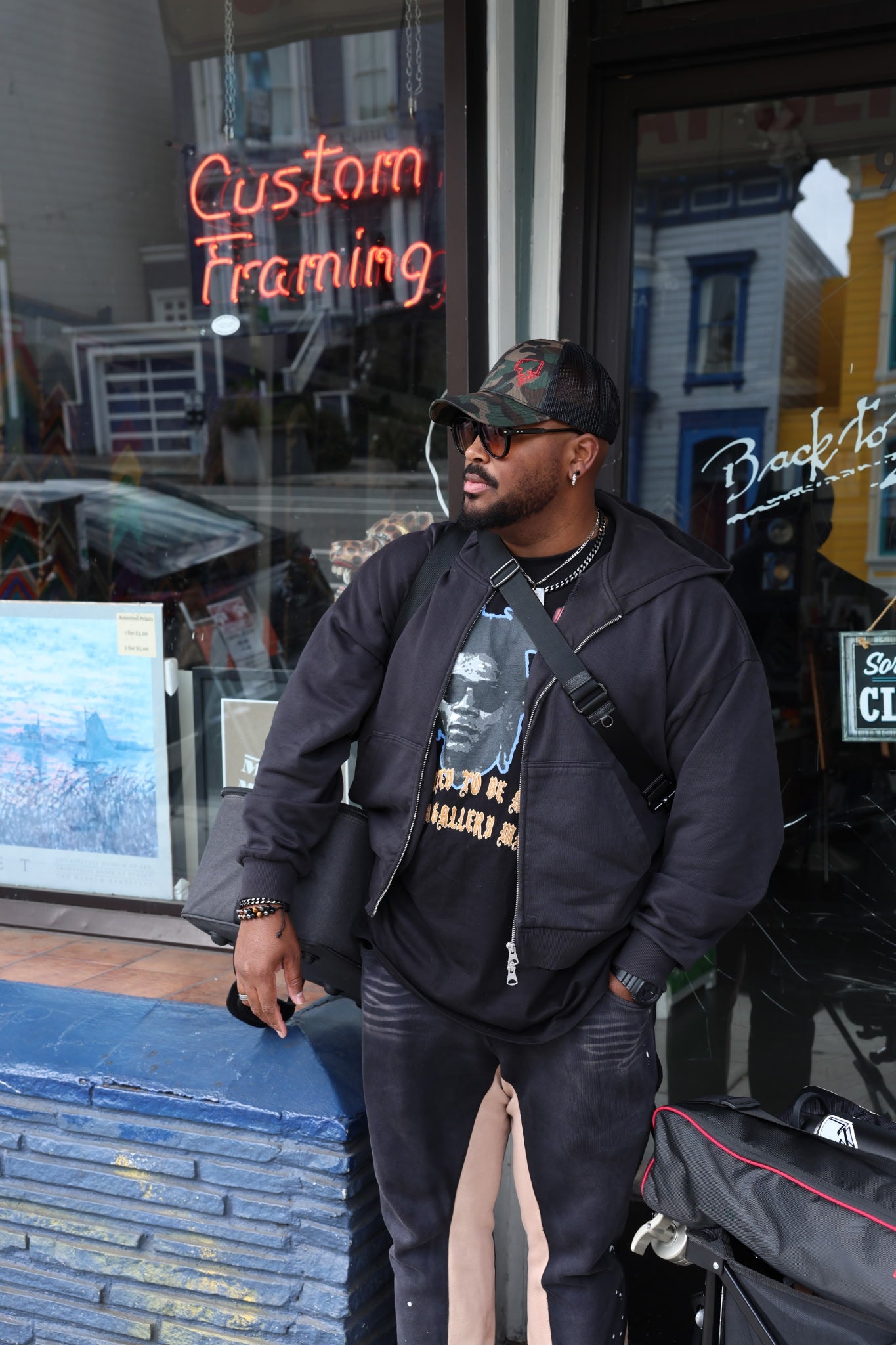 Not Just A Black Artist - Oversized Heavyweight T-shirt